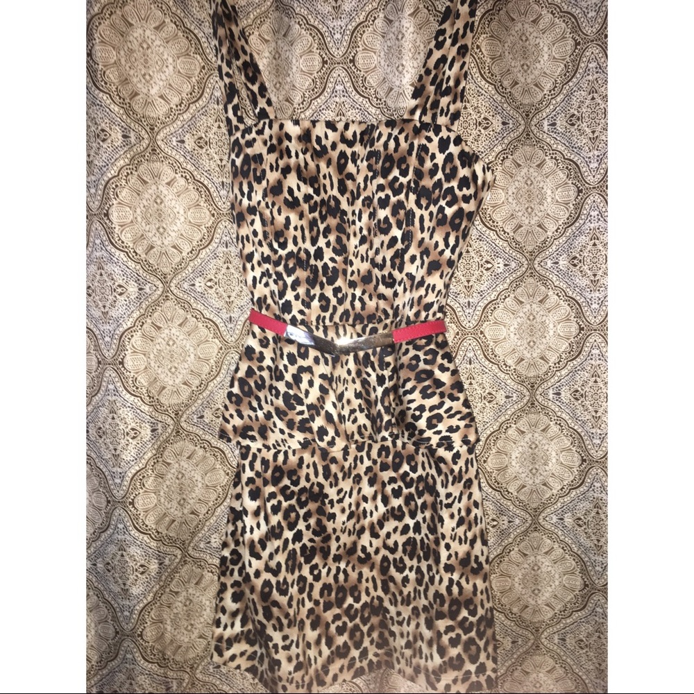Super fun leopard dress with belt!